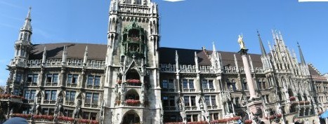 Rathaus in Munich (photo courtesy of http://donfaust.com/europe/munich.htm)